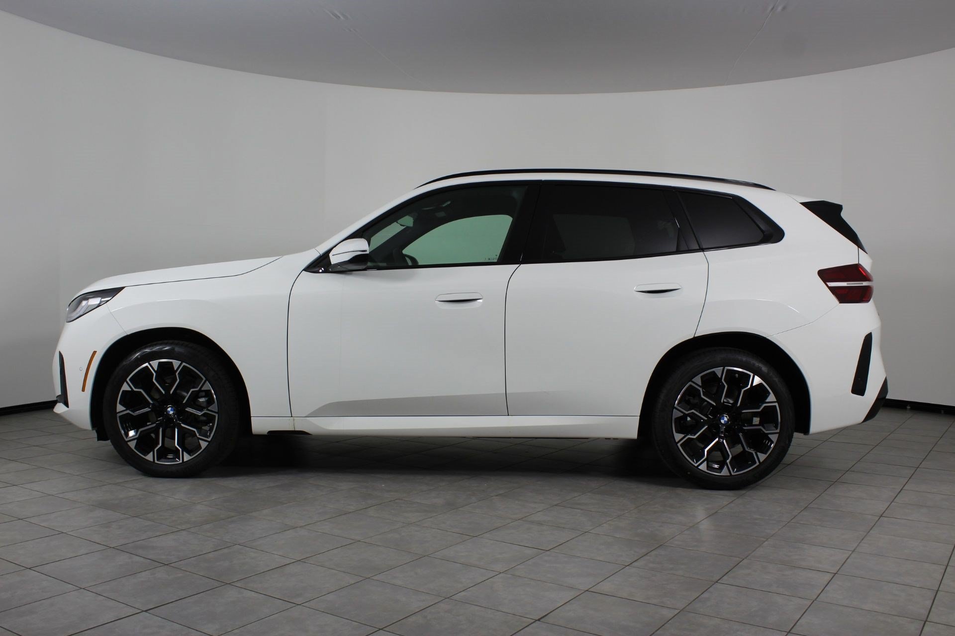 New 2026 BMW X3 xDrive30i w/ M Sport Package AWD/4WD image 2