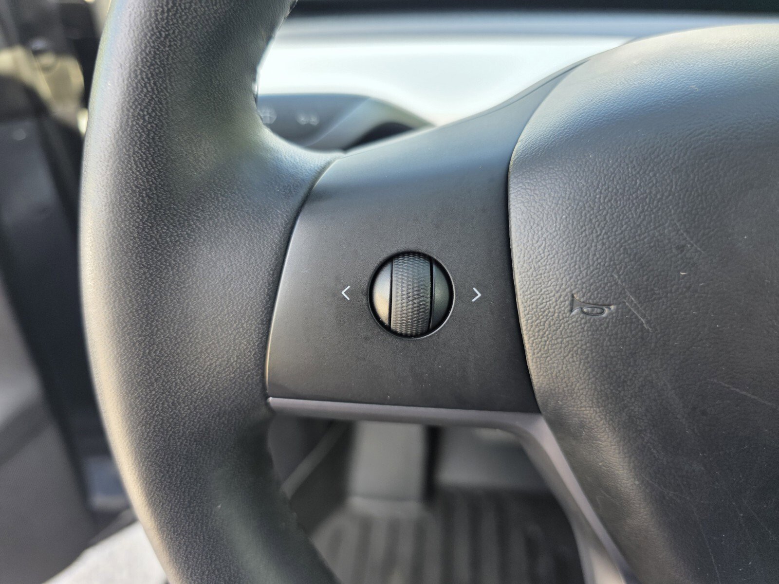 Used 2020 Tesla Model Y Performance image 19