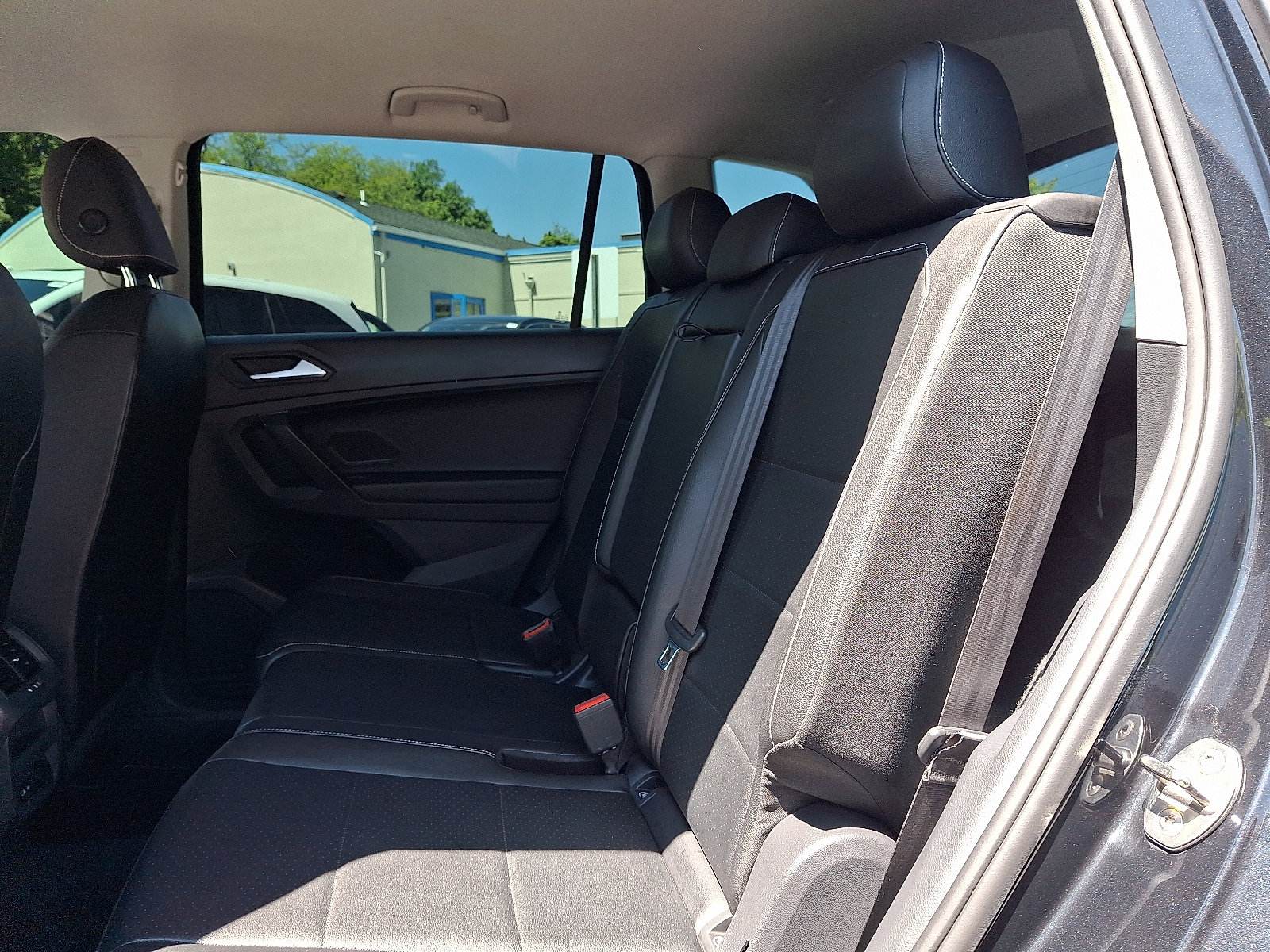 Used 2021 Volkswagen Tiguan SE FWD image 13
