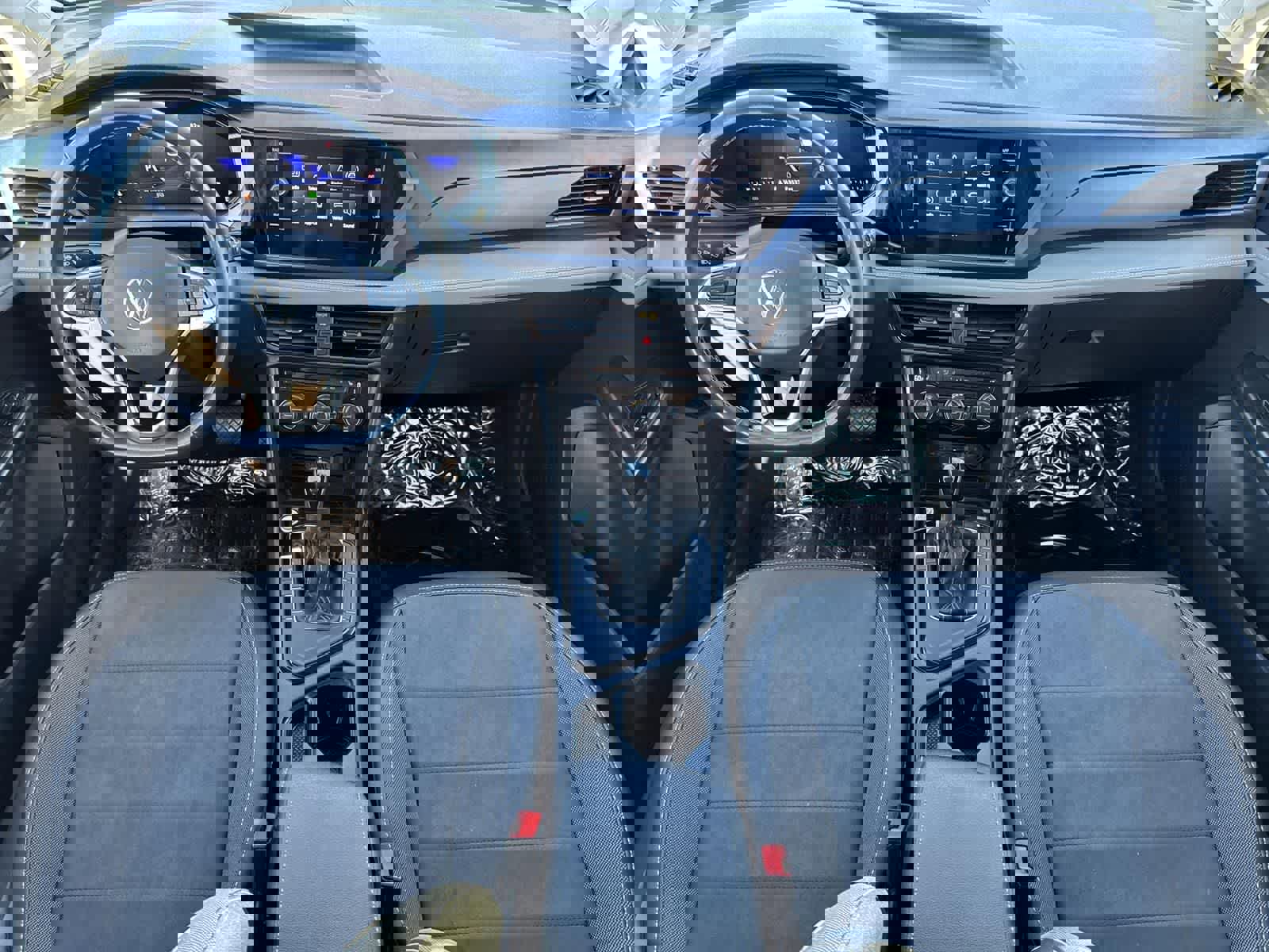 Used 2024 Volkswagen Taos SE image 14