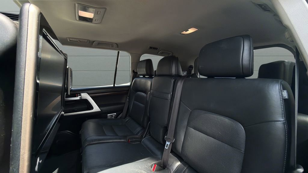 Used 2016 Toyota Land Cruiser w/ Four Season Floor Mat Package AWD/4WD image 25