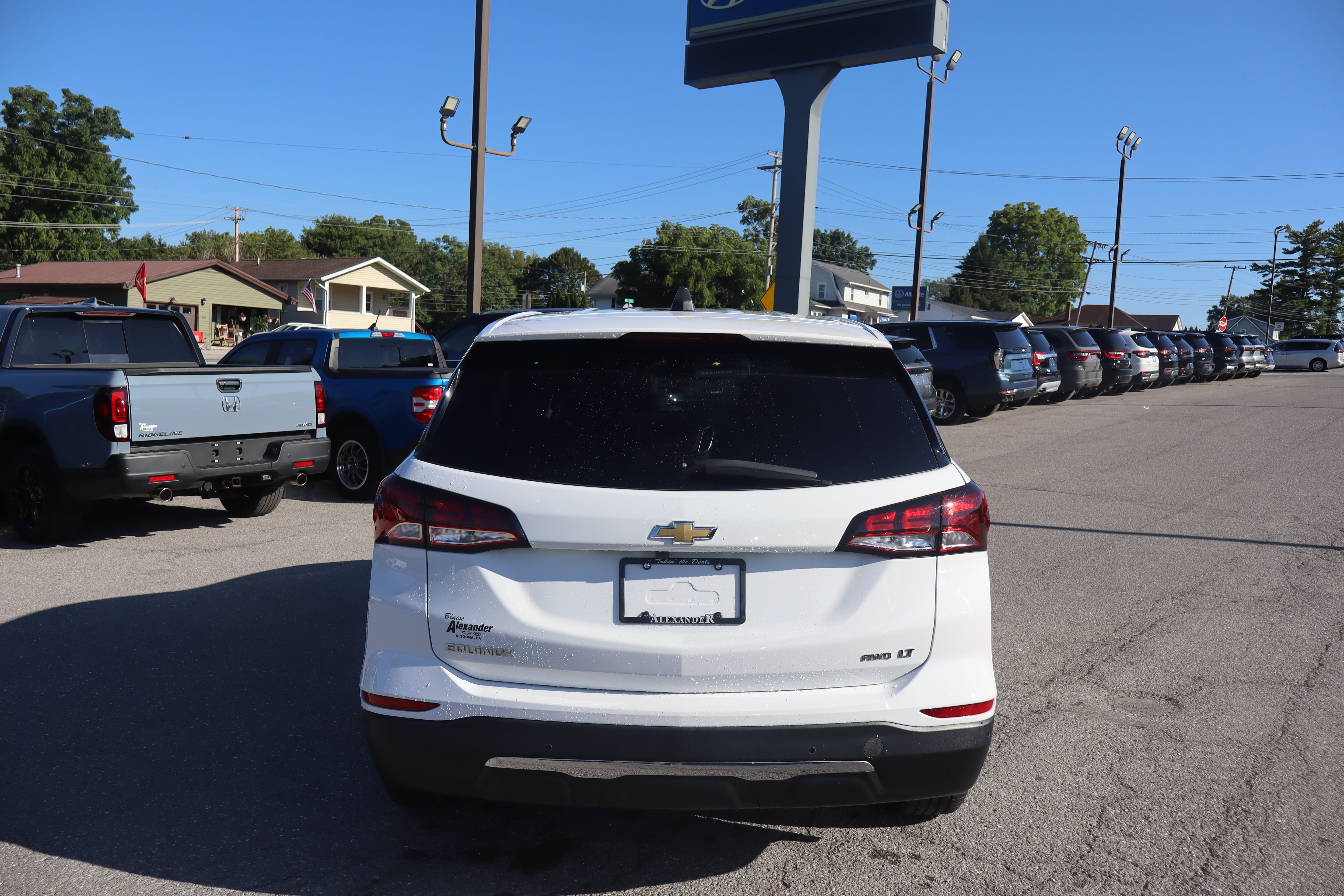Used 2023 Chevrolet Equinox LT w/ LPO, Floor Liner Package AWD/4WD image 4