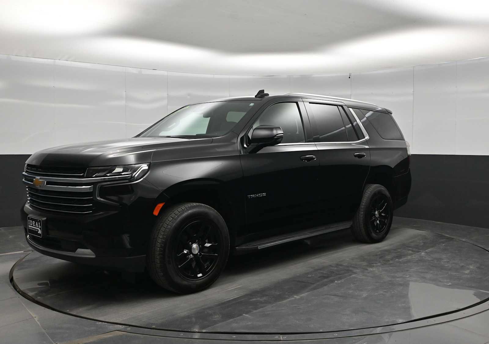 Used 2023 Chevrolet Tahoe LT w/ Luxury Package AWD/4WD image 4