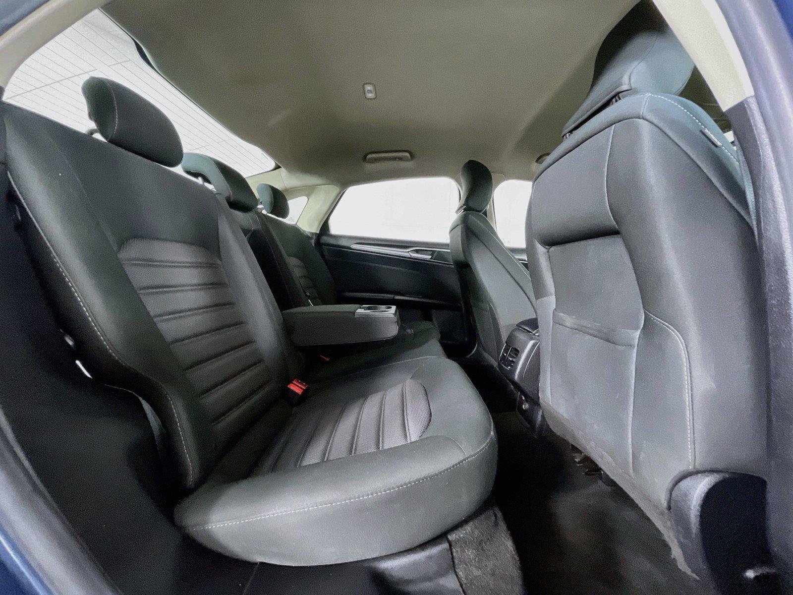 Used 2019 Ford Fusion SE FWD image 27