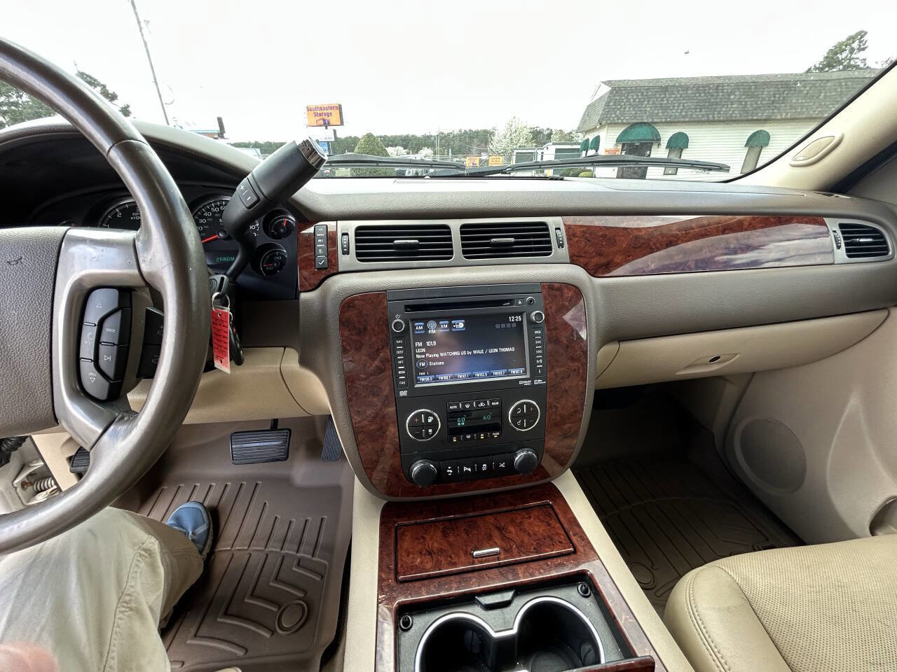 Used 2014 Chevrolet Suburban LTZ image 14