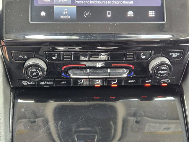Used 2023 Jeep Grand Cherokee Laredo w/ Luxury Tech Group I AWD/4WD image 21