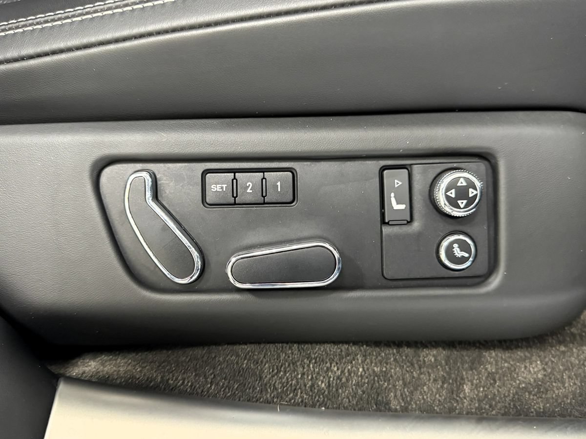 Used 2014 Bentley Flying Spur W12 AWD/4WD image 54