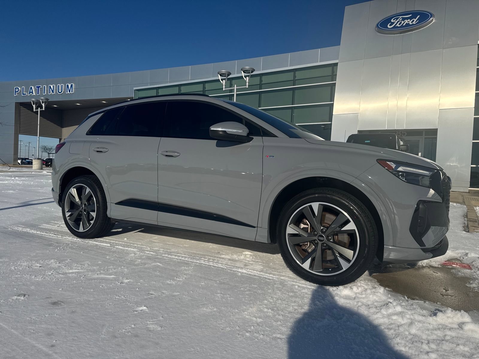 Used 2024 Audi Q4 e-tron Premium image 7