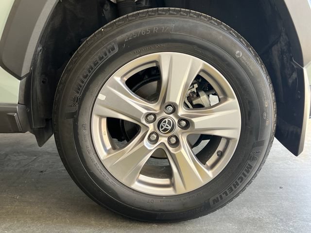 Used 2022 Toyota RAV4 XLE w/ Convenience Package AWD/4WD image 10