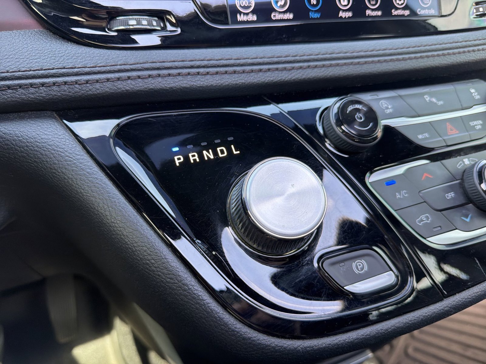 Used 2020 Chrysler Pacifica Limited FWD image 21
