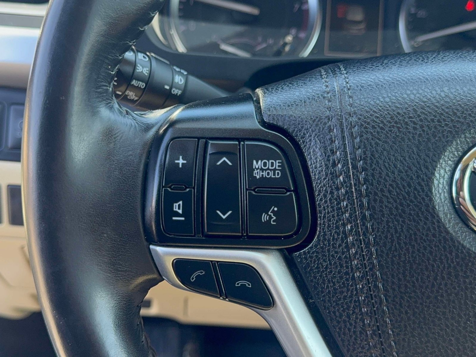 Used 2019 Toyota Highlander XLE image 15