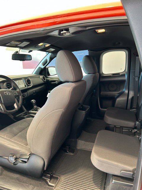 Used 2017 Toyota Tacoma TRD Sport w/ Tow Package (A/T) AWD/4WD image 15