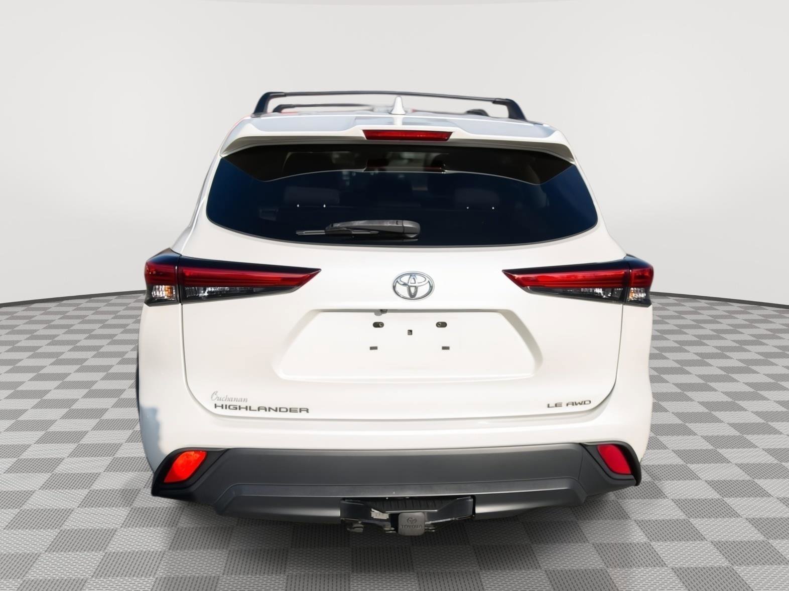Used 2020 Toyota Highlander LE image 4