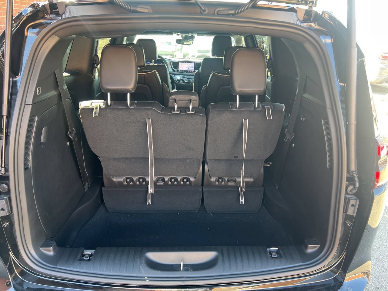 New 2026 Chrysler Pacifica Limited w/ S Appearance Package FWD image 13