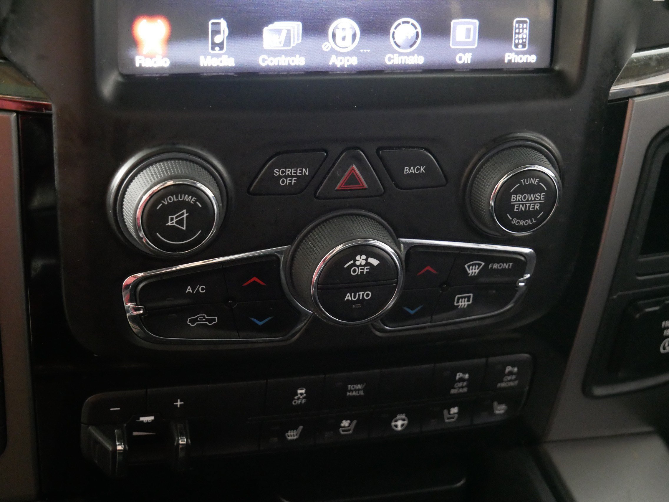Used 2014 RAM 1500 Sport w/ Convenience Group AWD/4WD image 23