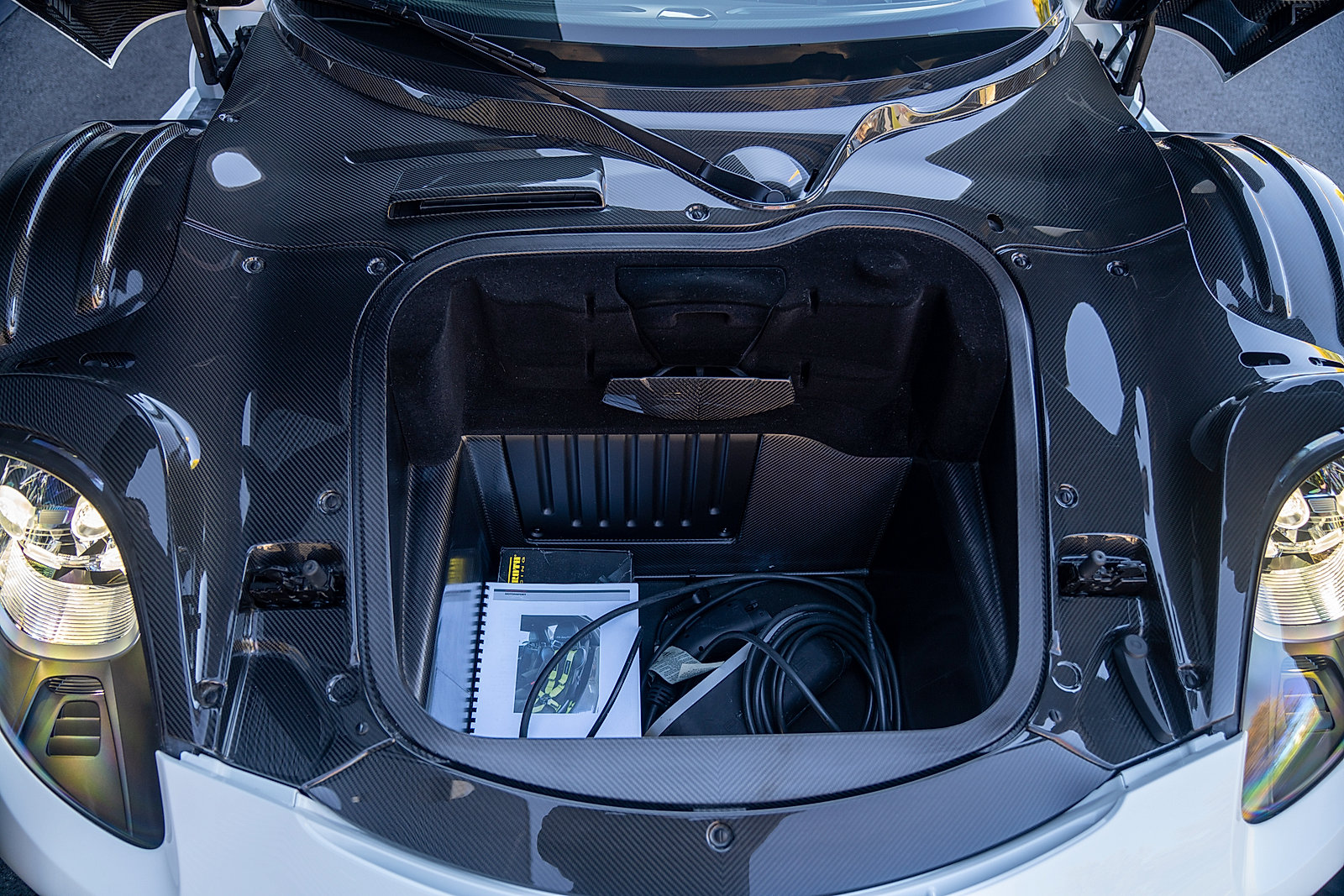 Used 2015 Porsche 918 Spyder Base w/Weissach Package image 24