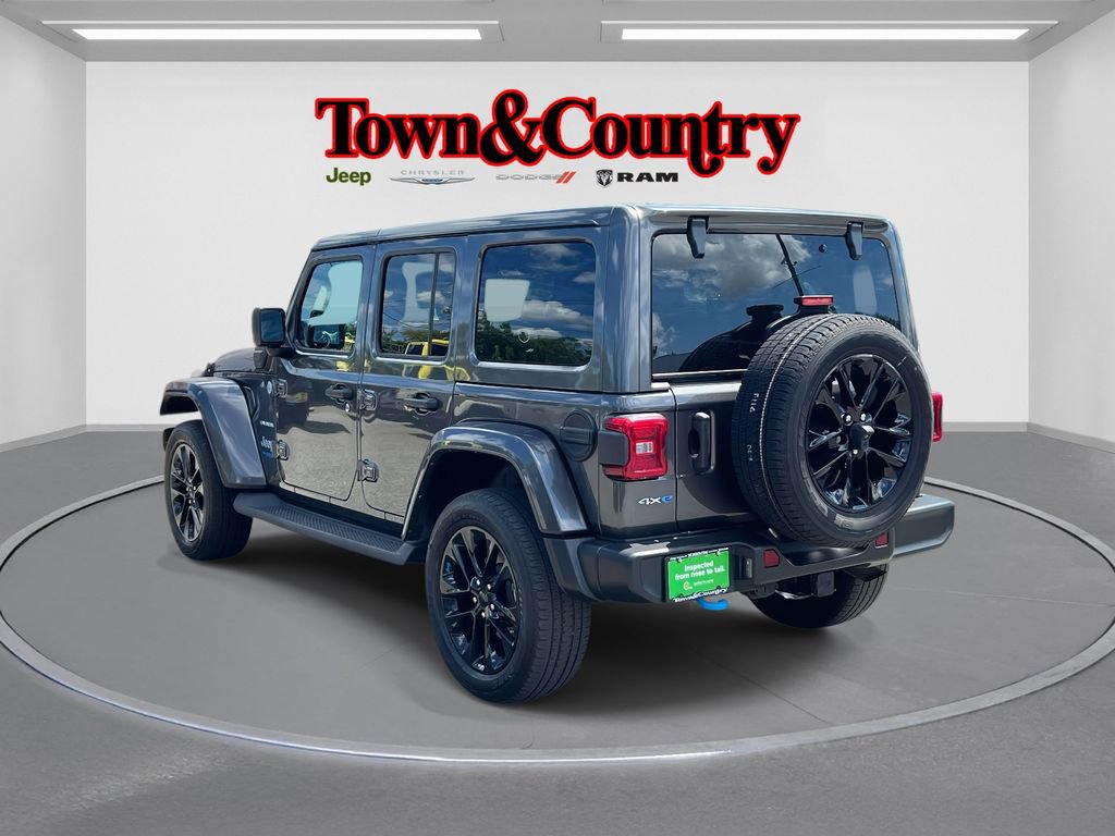 Used 2022 Jeep Wrangler Unlimited Sahara w/ Dual Top Group image 5
