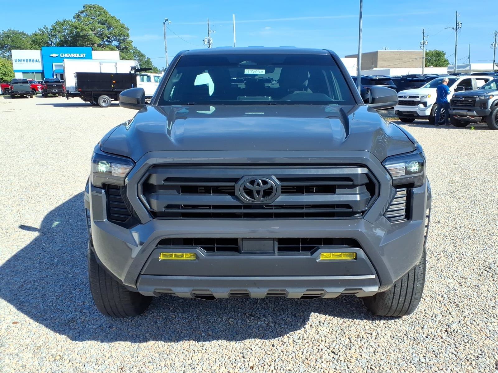 Used 2025 Toyota Tacoma SR5 RWD image 2
