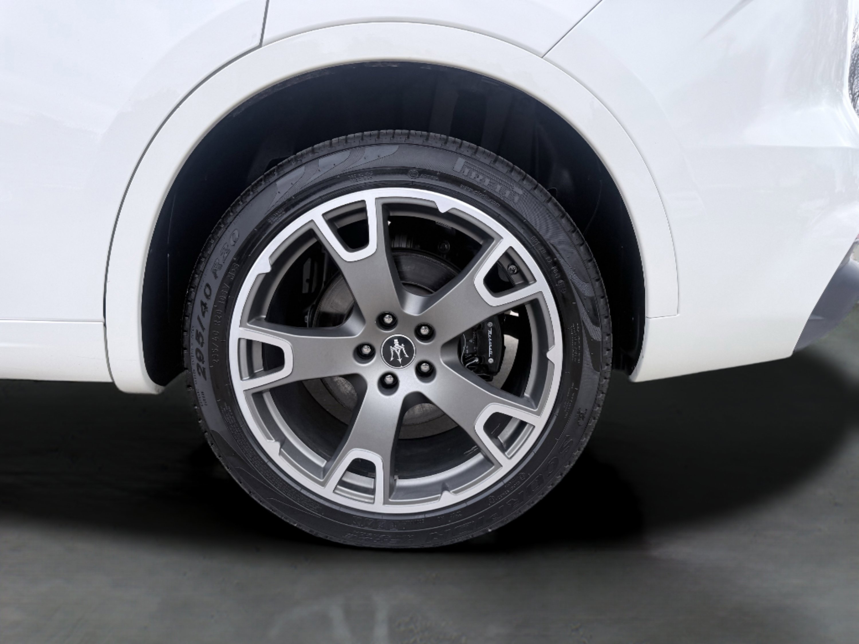 Used 2023 Maserati Levante Modena image 11