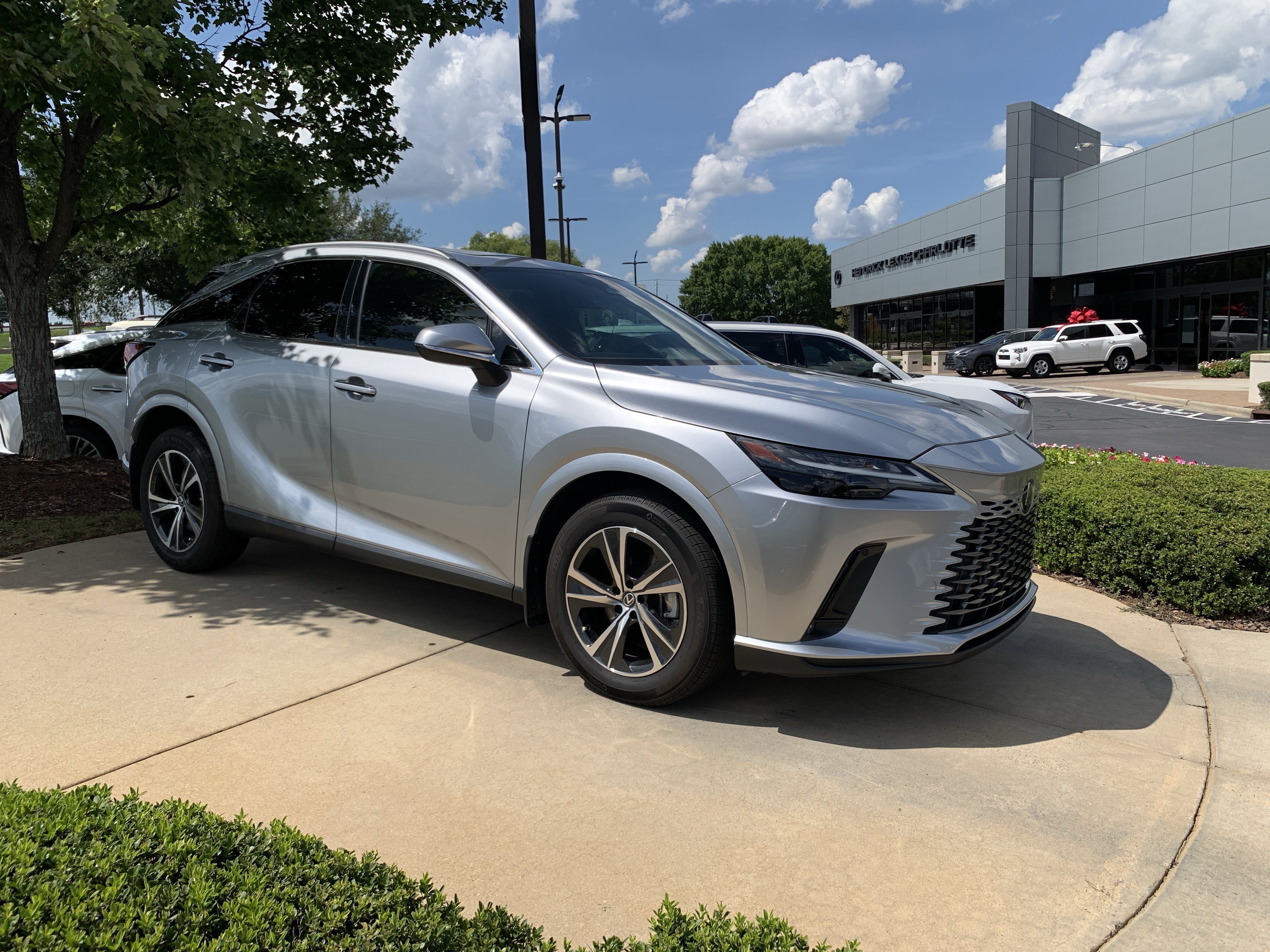 Used 2024 Lexus RX 350h w/ Cold Area Package AWD/4WD image 2