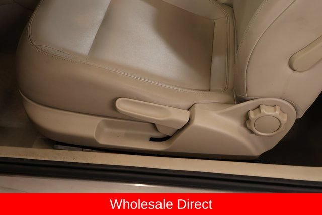 Used 2014 Volkswagen Beetle TDI FWD image 12