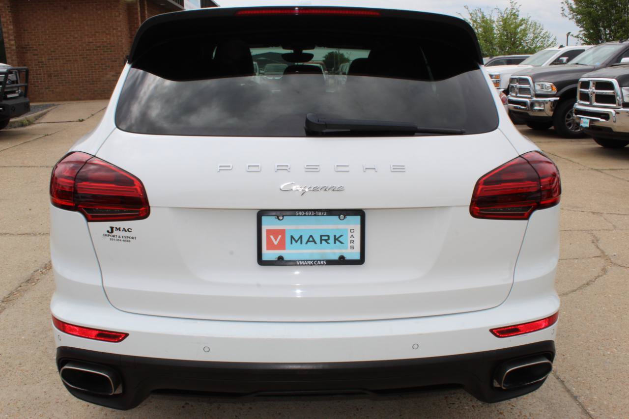 Used 2016 Porsche Cayenne AWD/4WD image 5