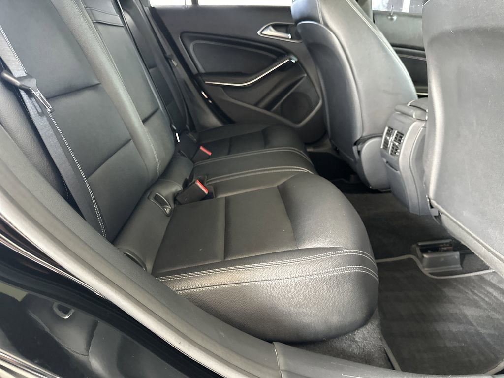 Used 2018 Mercedes-Benz CLA 250 image 33