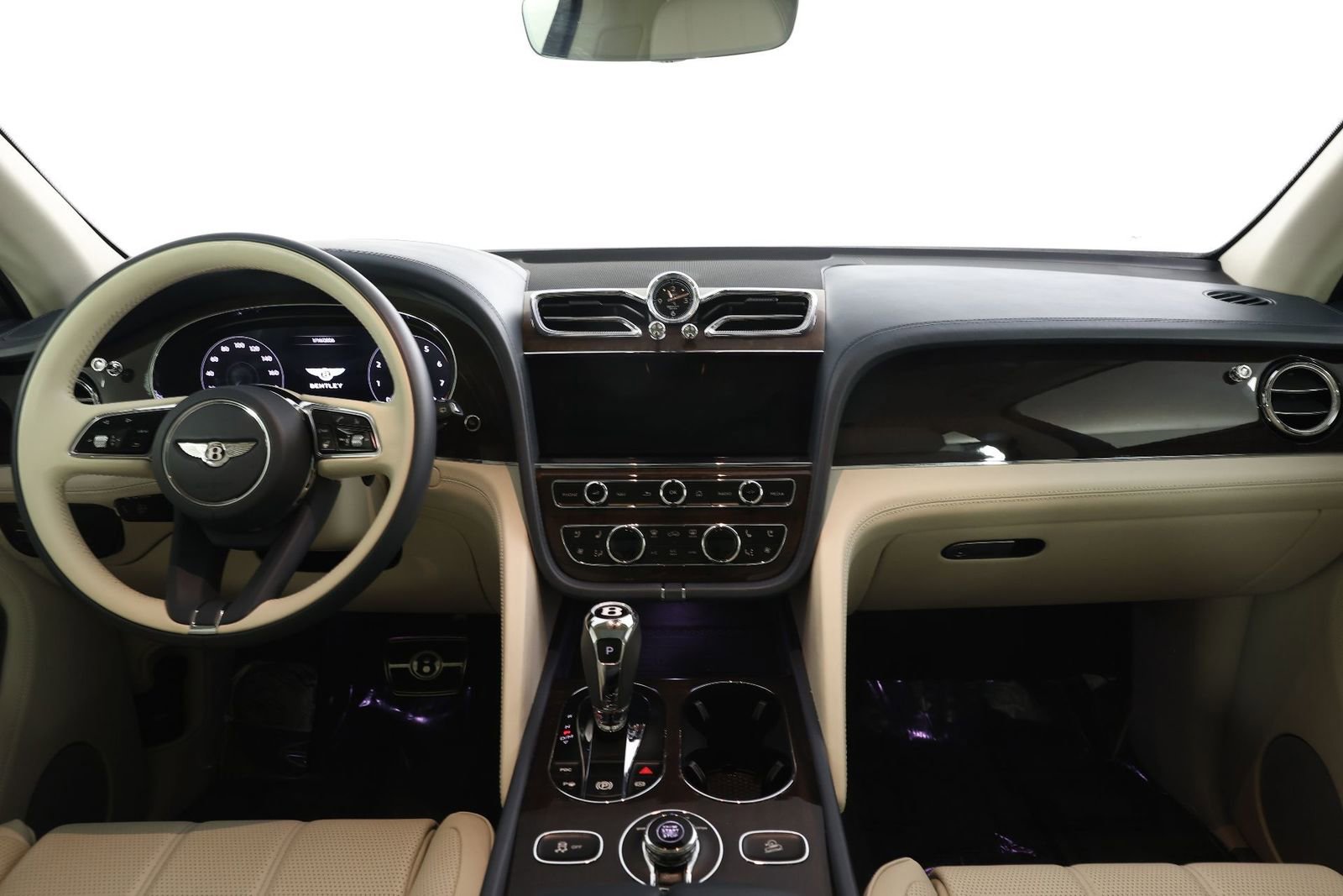Used 2021 Bentley Bentayga image 4