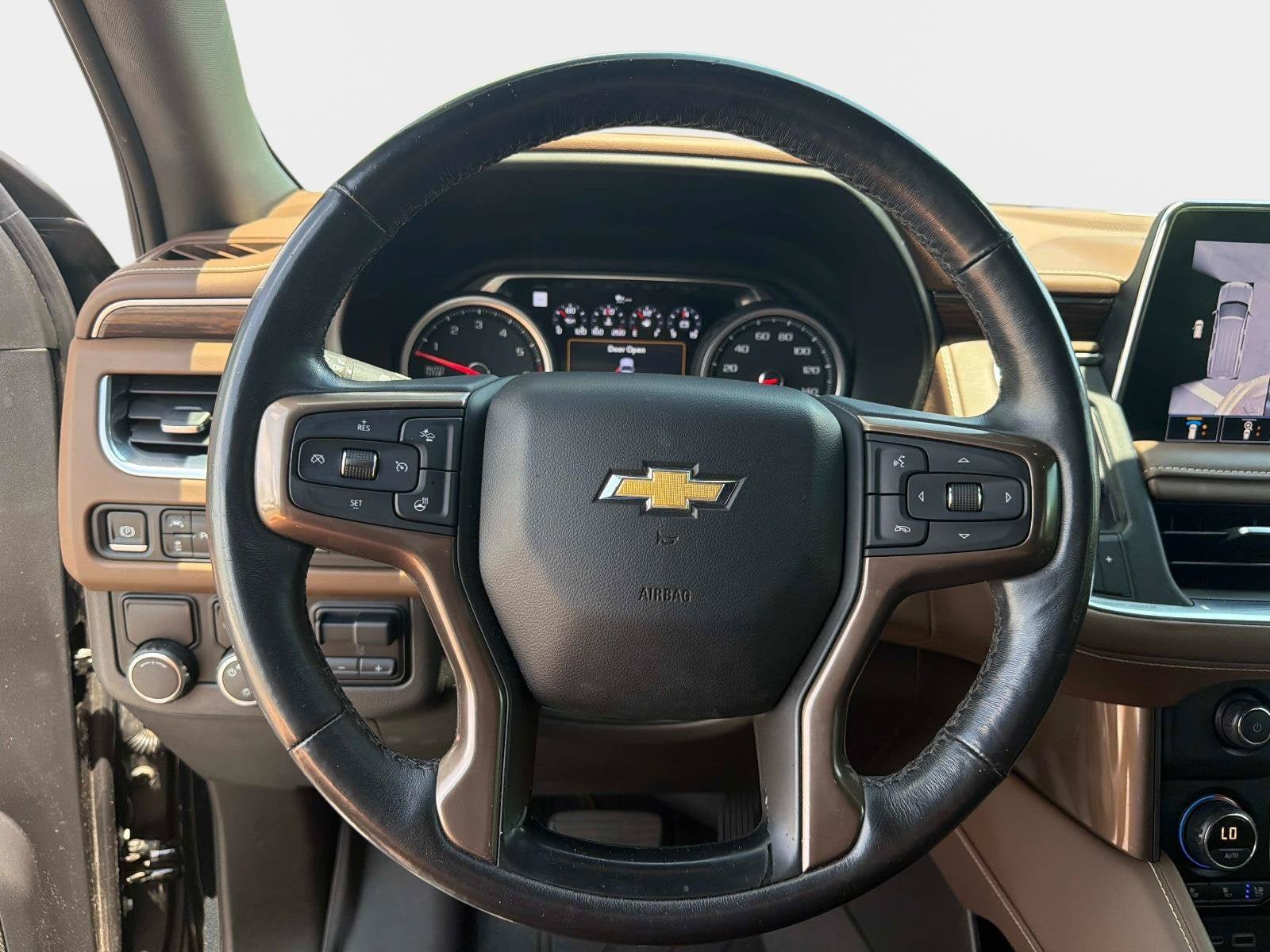 Used 2021 Chevrolet Suburban High Country w/ Premium Package RWD image 28