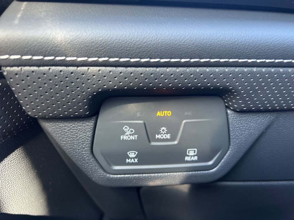 New 2026 Volkswagen Atlas Cross Sport SEL Premium R-Line image 22