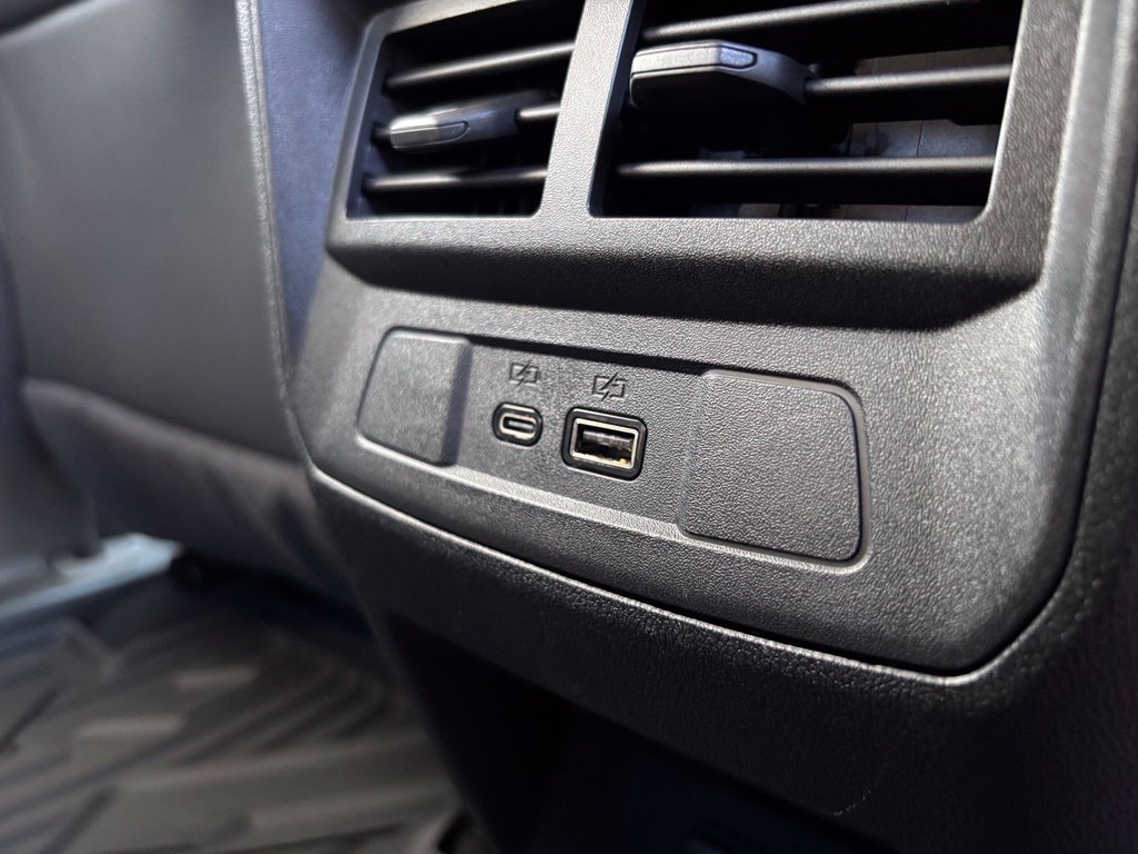 Used 2024 GMC Canyon Denali AWD/4WD image 18