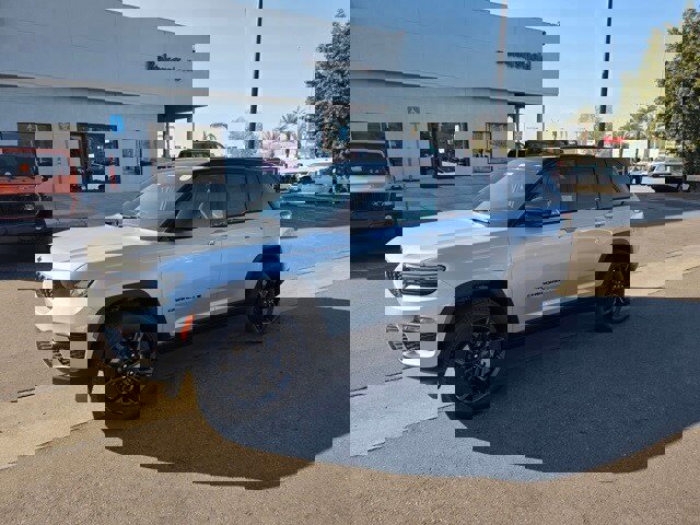 New 2025 Jeep Grand Cherokee Limited image 1