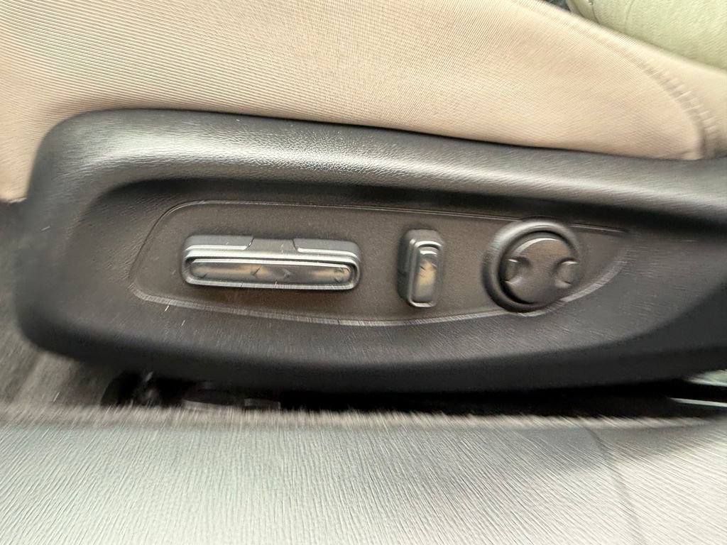 Used 2024 Honda Accord EX image 12