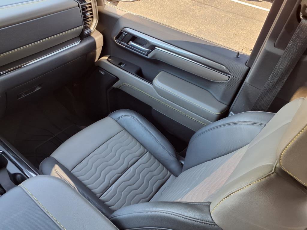 Used 2024 Chevrolet Silverado 1500 ZR2 w/ Technology Package image 14