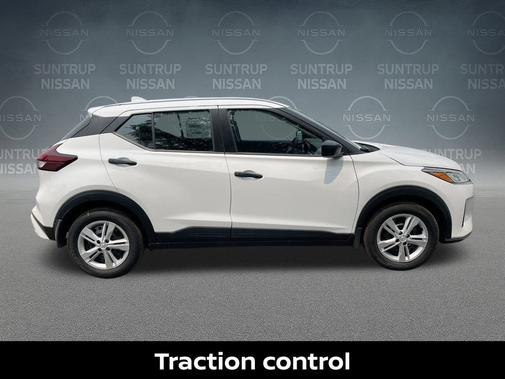 Certified 2025 Nissan Kicks Play S FWD image 18