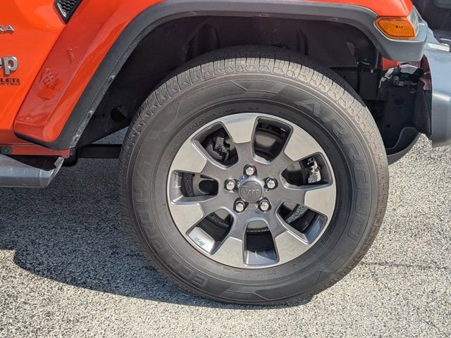 Used 2019 Jeep Wrangler Unlimited Sahara AWD/4WD image 11