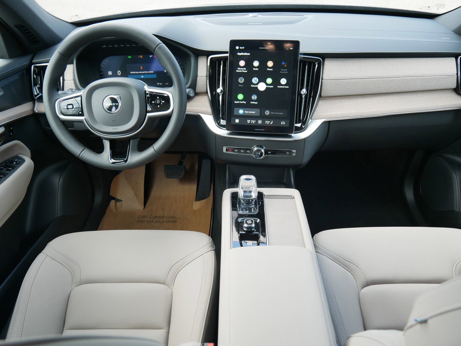 New 2026 Volvo XC90 B6 Plus w/ Protection Package Premier image 7