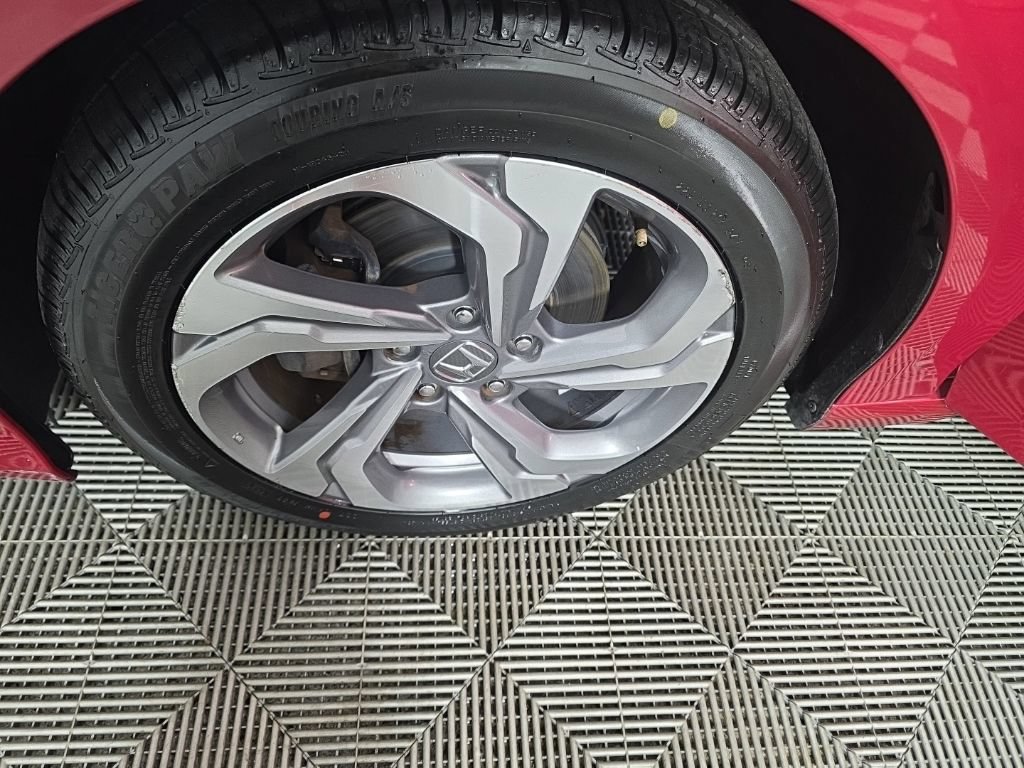 Used 2018 Honda Accord EX image 10