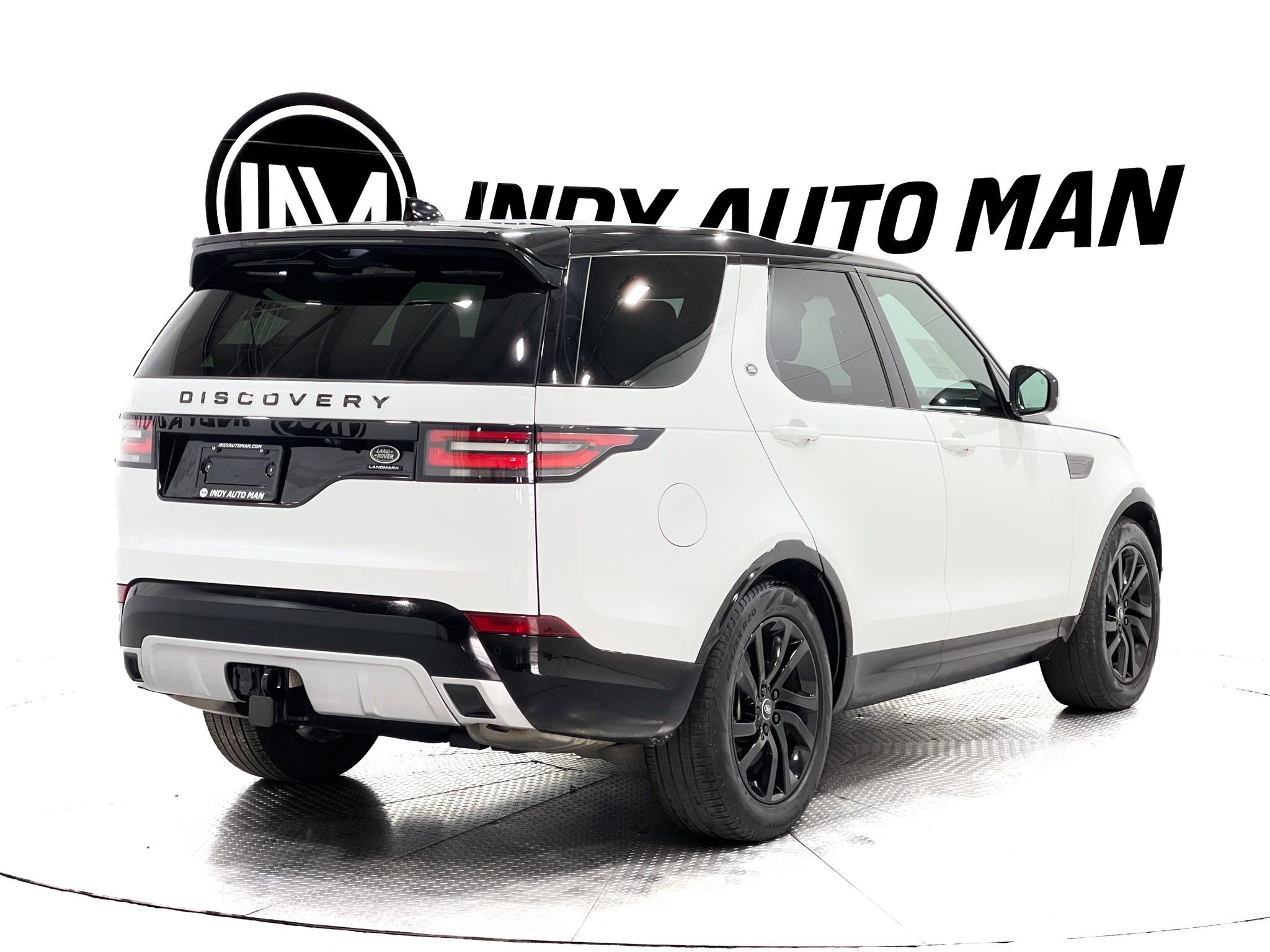 Used 2020 Land Rover Discovery Landmark AWD/4WD image 4