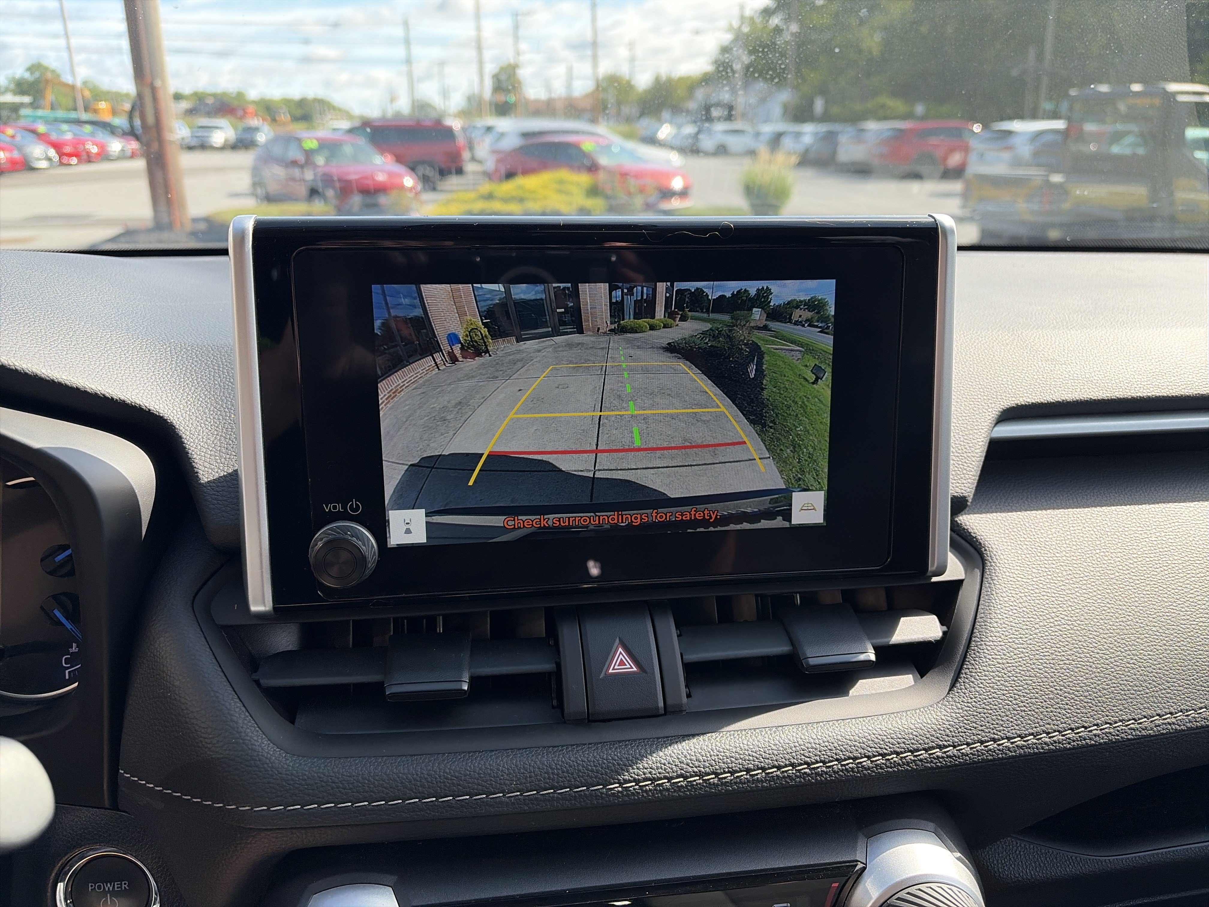 Used 2025 Toyota RAV4 XLE AWD/4WD image 26