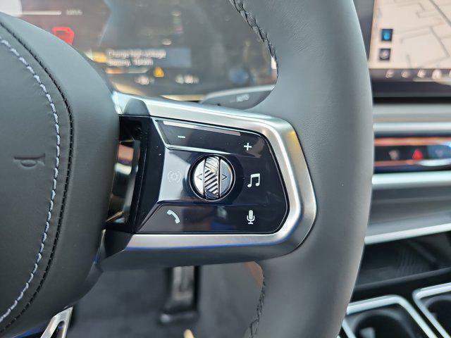 New 2025 BMW i7 xDrive60 image 18
