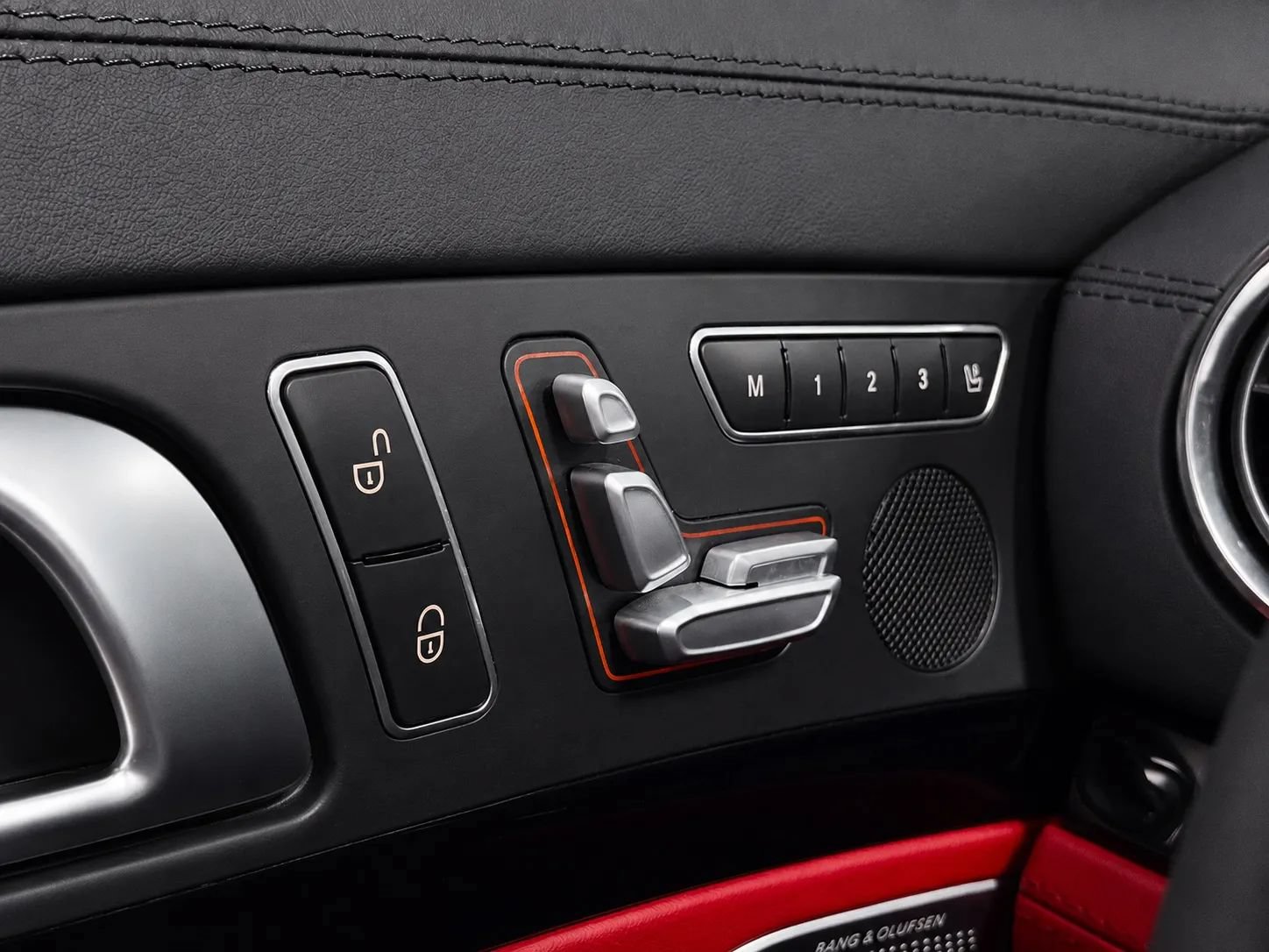 Used 2013 Mercedes-Benz SL 63 AMG w/ AMG Performance Pkg image 28