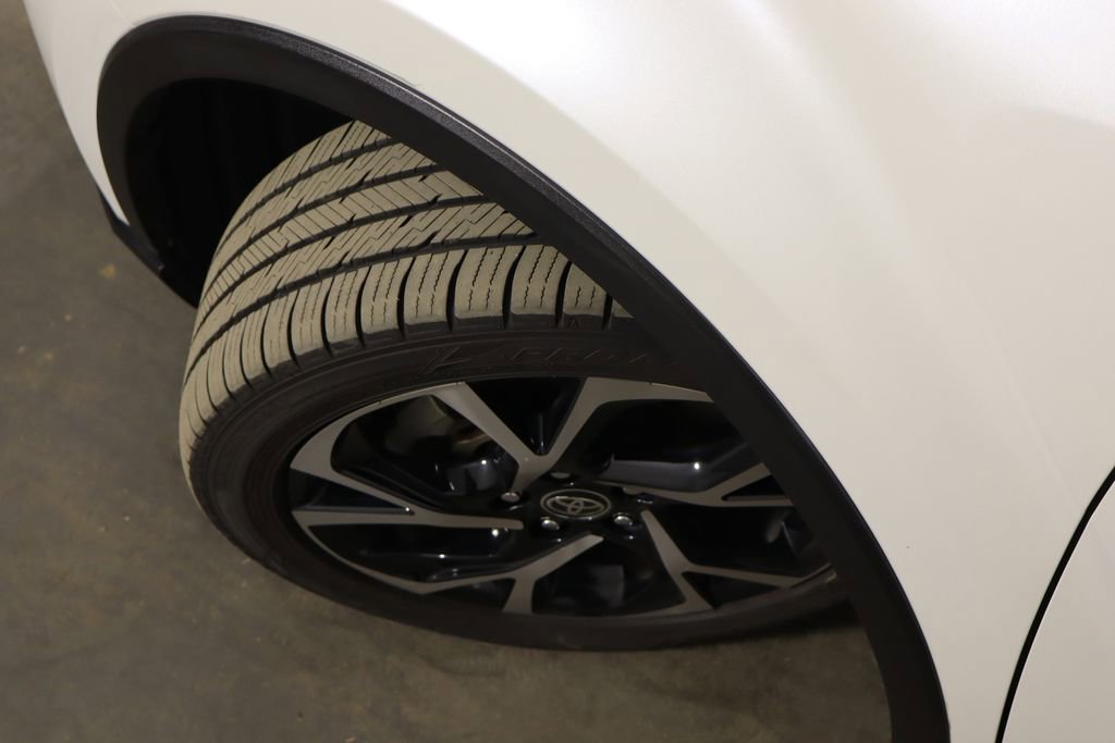 Used 2020 Toyota C-HR XLE image 40