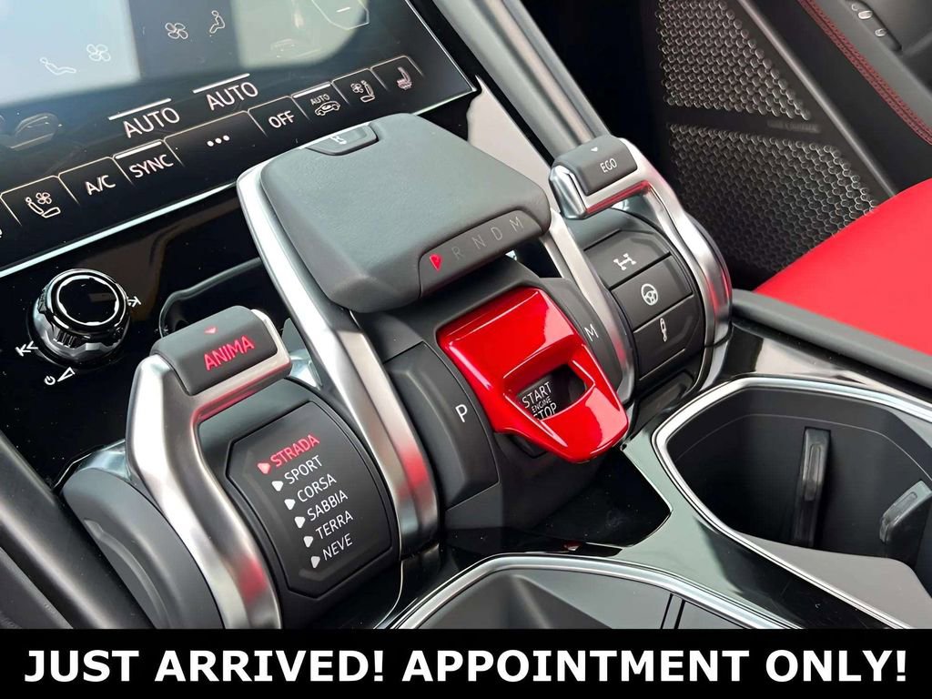 Used 2022 Lamborghini Urus AWD/4WD image 24