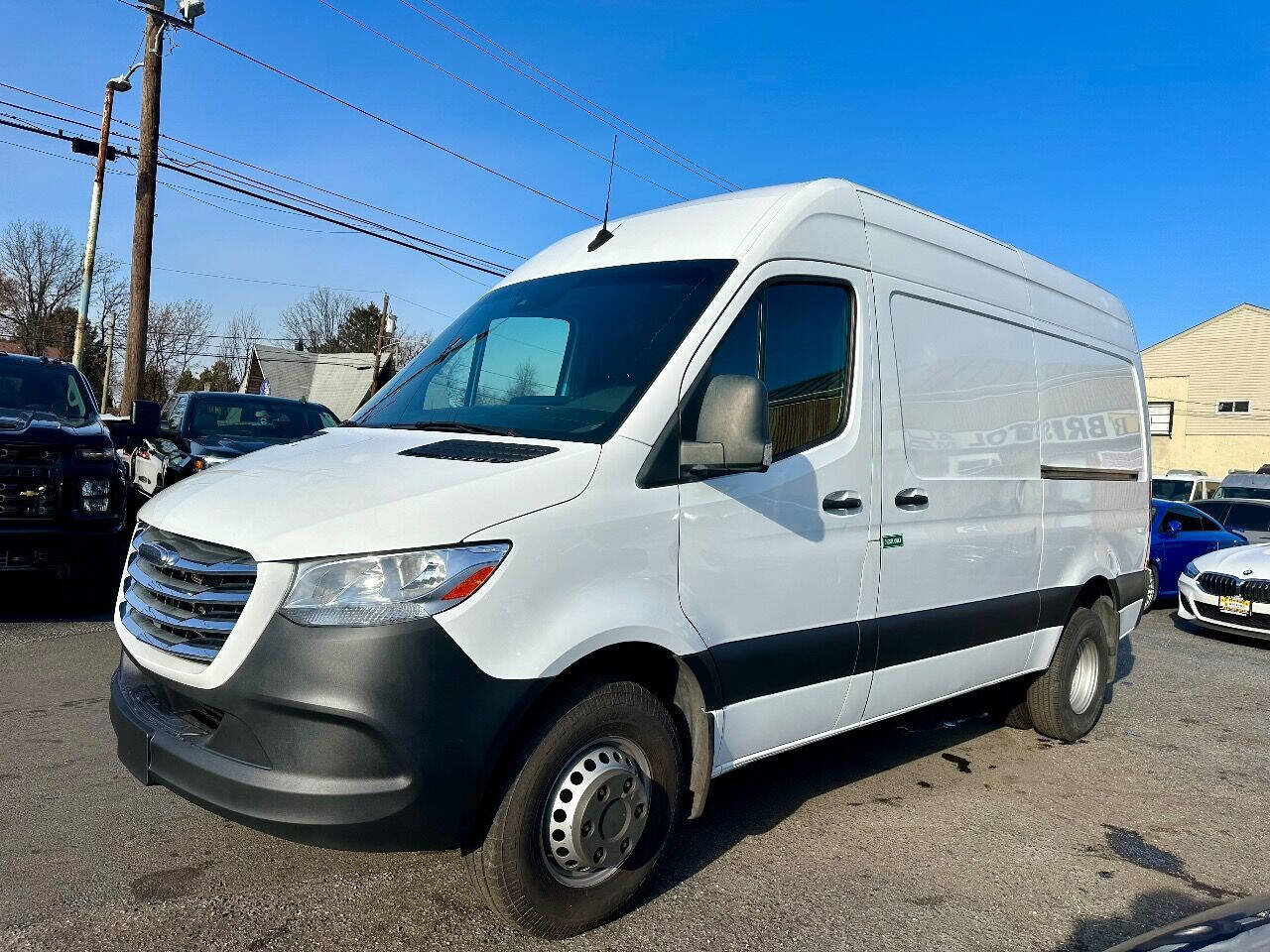 Used 2019 Freightliner Sprinter 3500 image 3