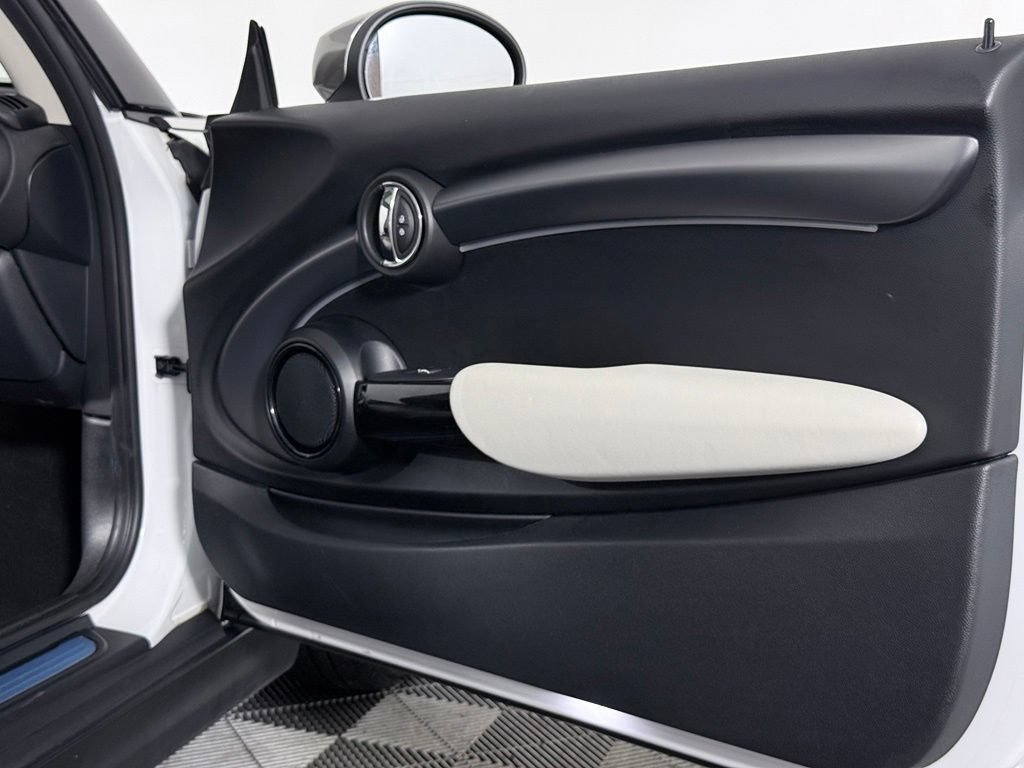 Used 2024 MINI Cooper S w/ Signature Upholstery Package FWD image 28