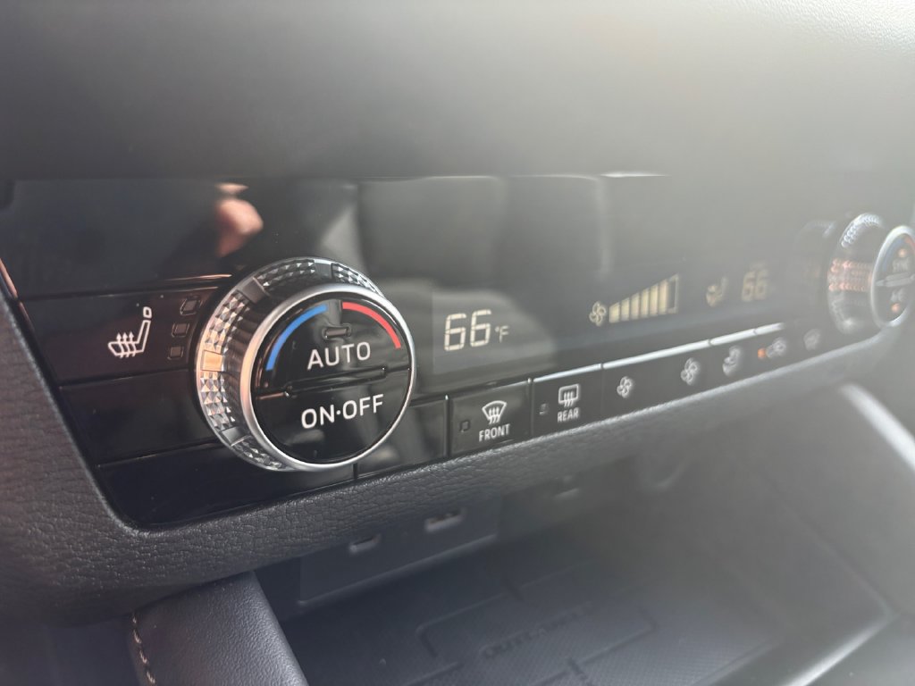 Used 2025 Mitsubishi Outlander SE AWD/4WD image 30
