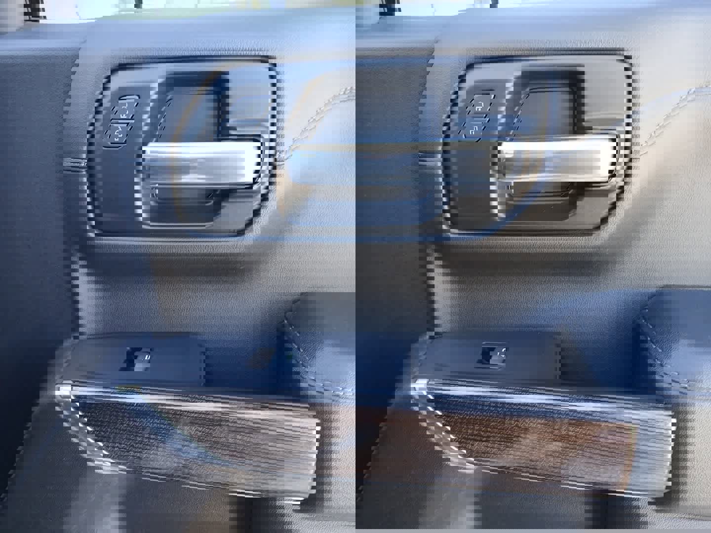 Used 2020 Chevrolet Silverado 1500 RST w/ Texas Edition image 46