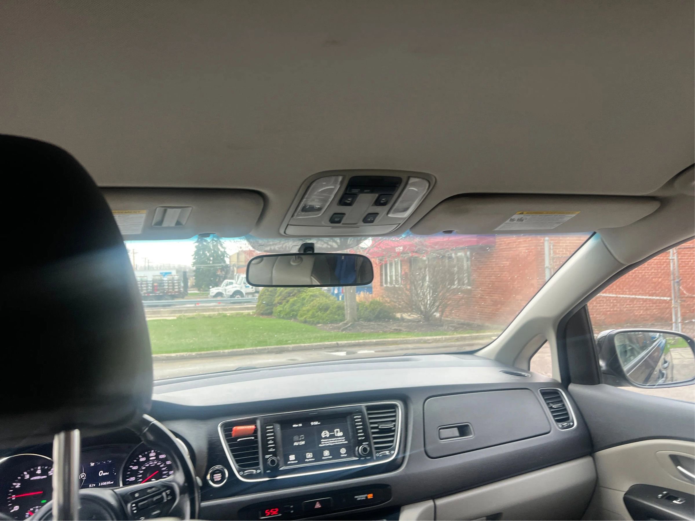 Used 2017 Kia Sedona LX w/ LX Essentials Premium Package image 18