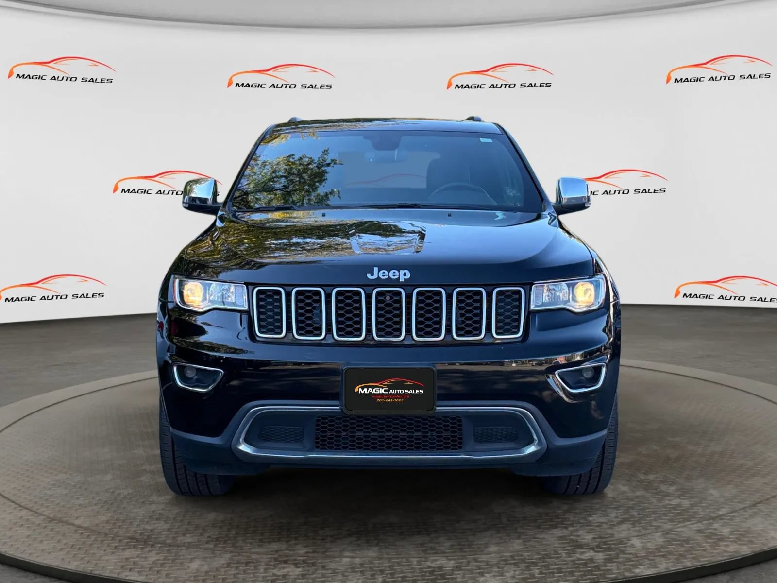 Used 2021 Jeep Grand Cherokee Limited AWD/4WD image 3
